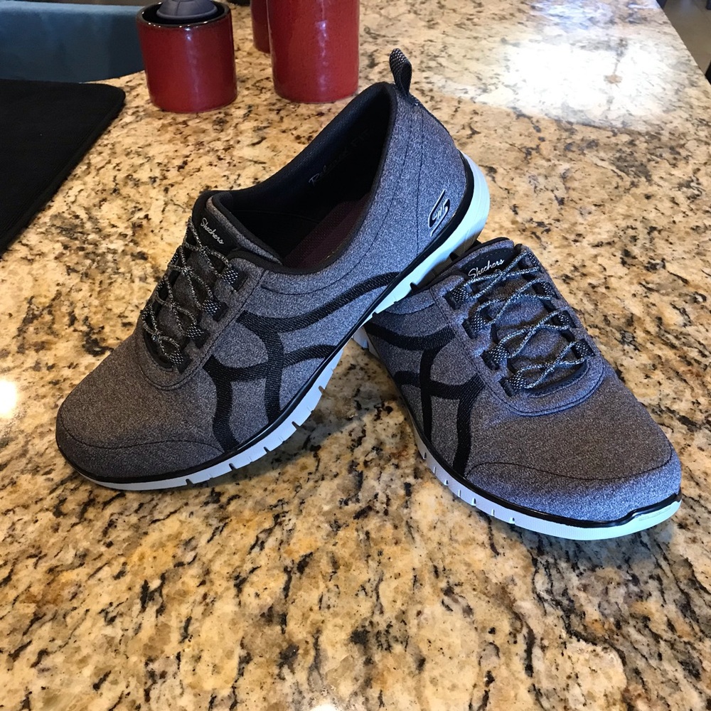 Skechers Relaxed Fit Air-cooled Memory Foam shoes